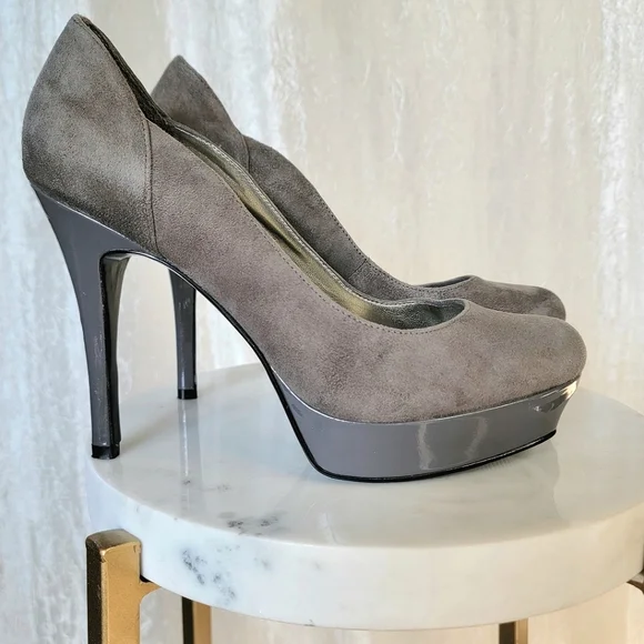 Guess Brand Women's Platform Pumps Round Toe High Heeled Shoes - Taupe - Size 8M - Picture 3 of 16